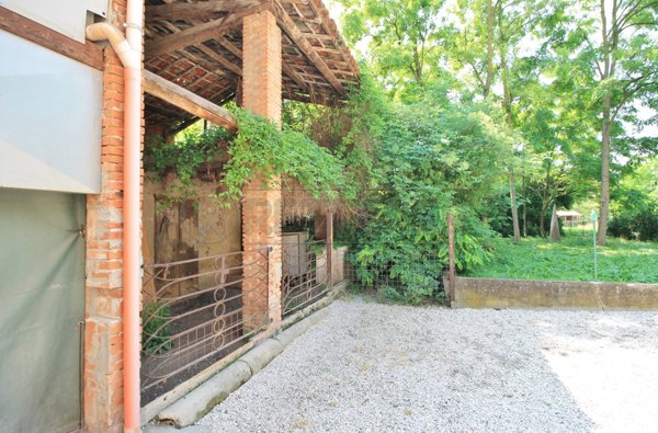 terreno edificabile in vendita a Gambellara