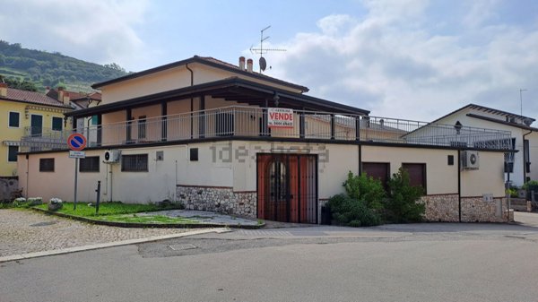 casa indipendente in vendita a Gambellara