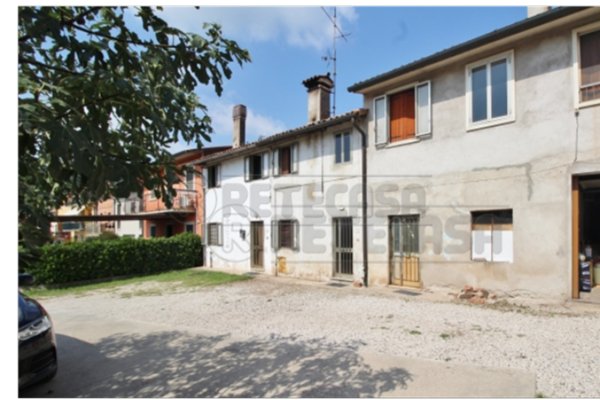 casale in vendita a Gambellara