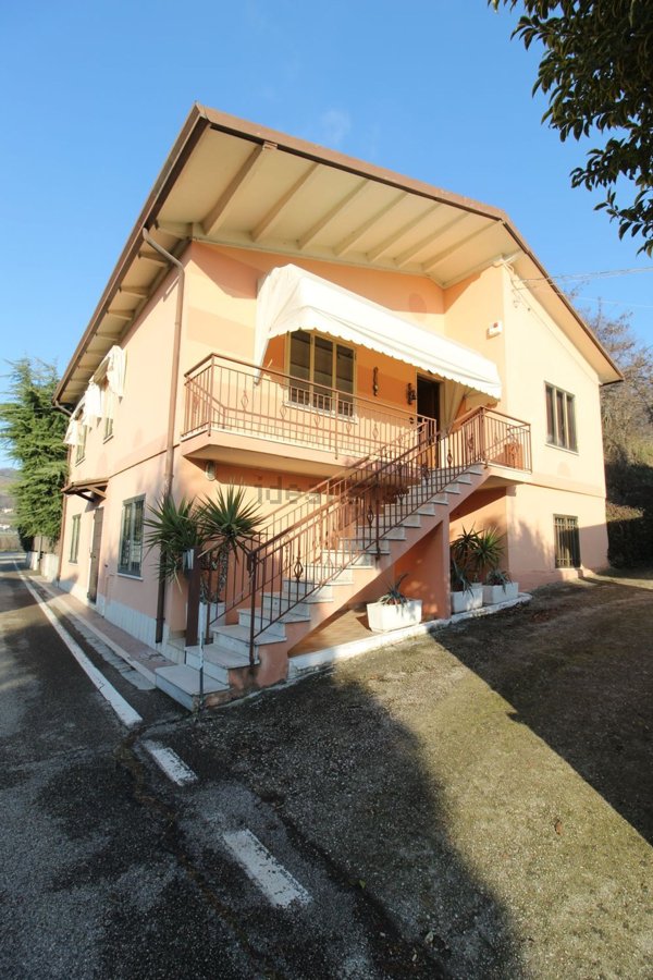 casa indipendente in vendita a Gambellara in zona Sorio