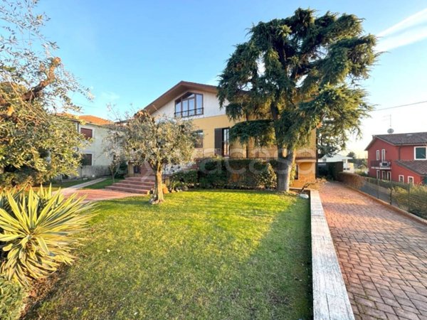 casa indipendente in vendita a Gambellara