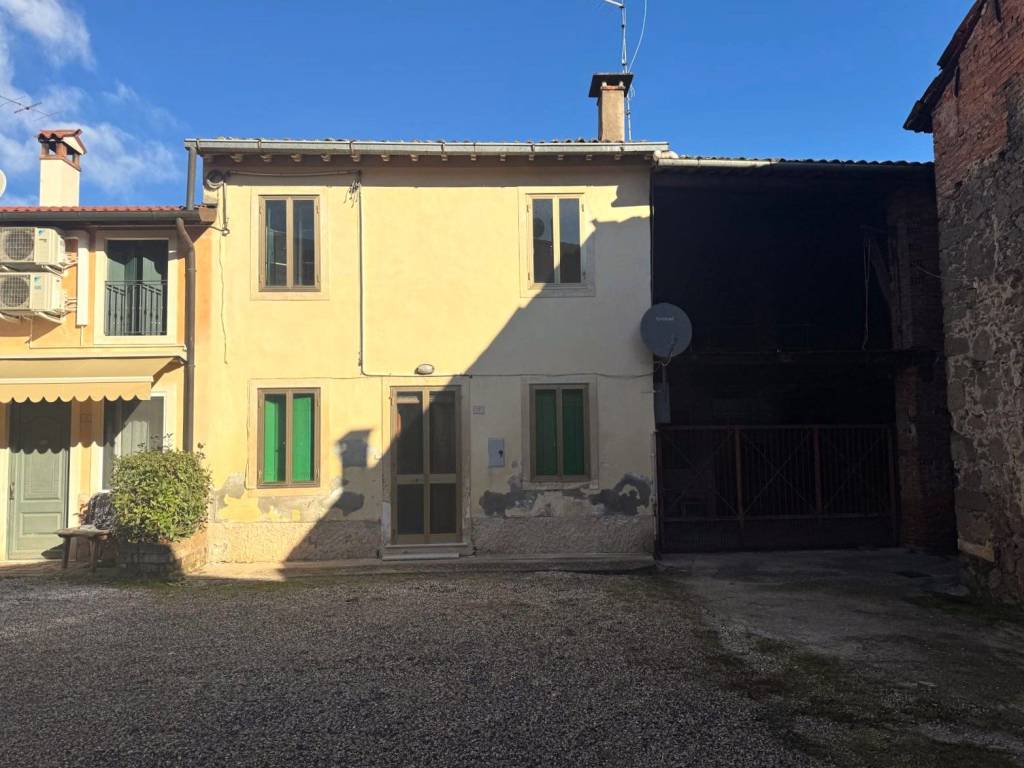 casa indipendente in vendita a Gambellara