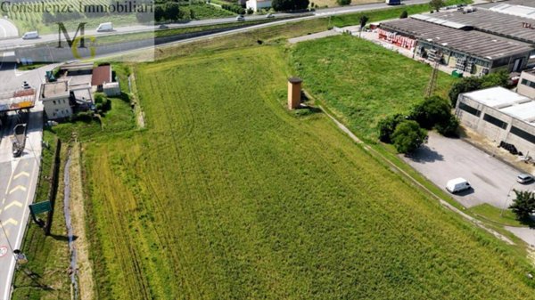 terreno in vendita a Gambellara