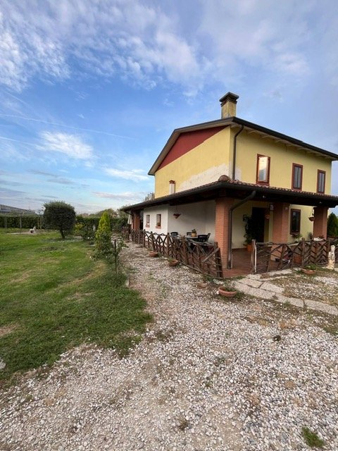 casa indipendente in vendita a Grisignano di Zocco