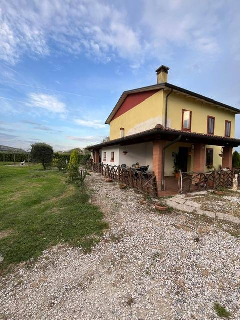 casa indipendente in vendita a Grisignano di Zocco