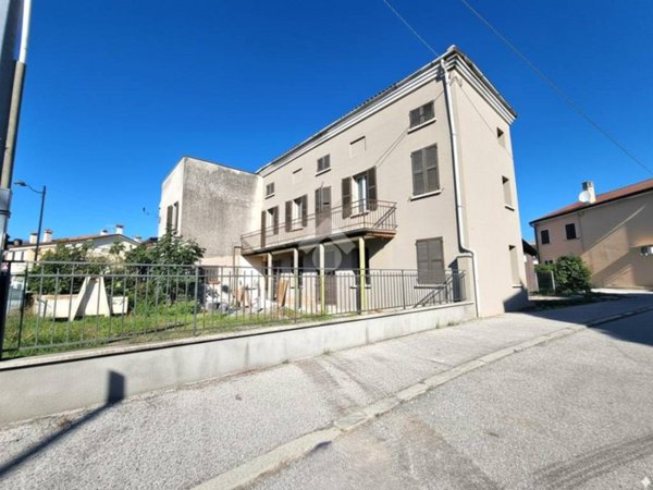 casa indipendente in vendita a Grisignano di Zocco