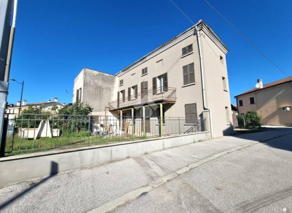 casa indipendente in vendita a Grisignano di Zocco