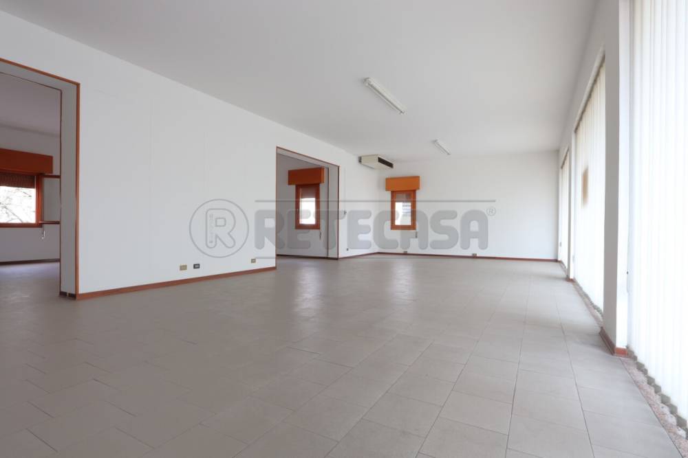 locale commerciale in vendita a Grisignano di Zocco