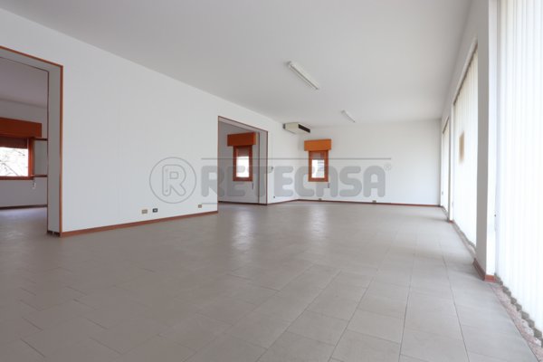 locale commerciale in vendita a Grisignano di Zocco