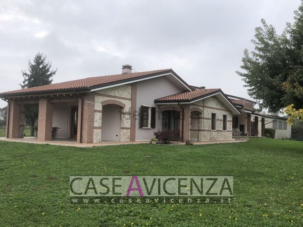 casa indipendente in vendita a Grisignano di Zocco