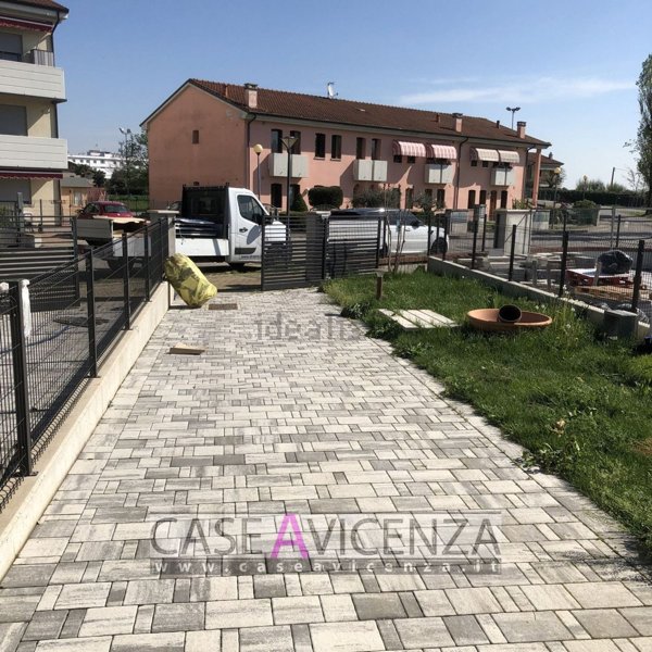 casa indipendente in vendita a Grisignano di Zocco