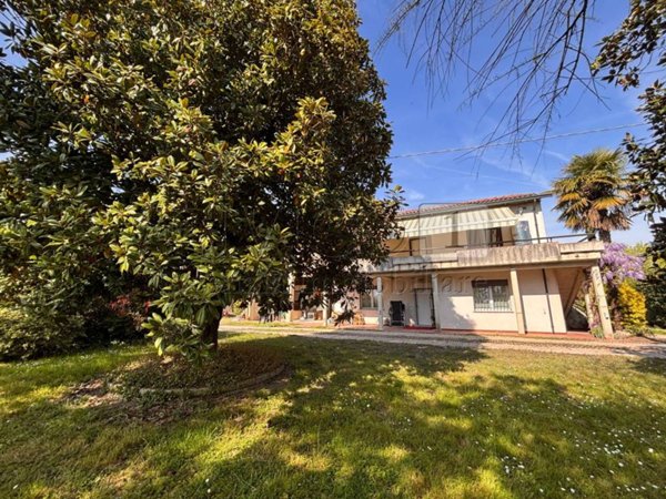 casa indipendente in vendita a Grisignano di Zocco