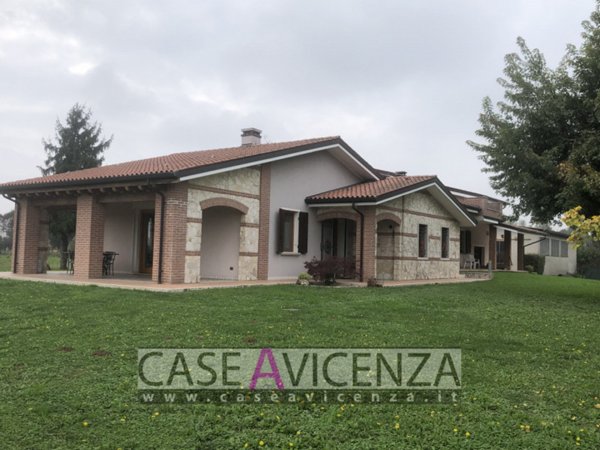 casa indipendente in vendita a Grisignano di Zocco in zona Barbano