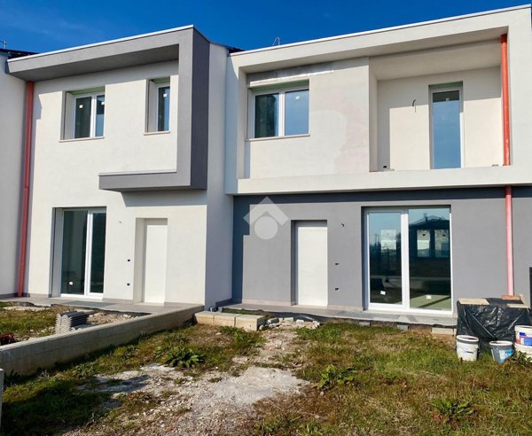 casa indipendente in vendita ad Isola Vicentina