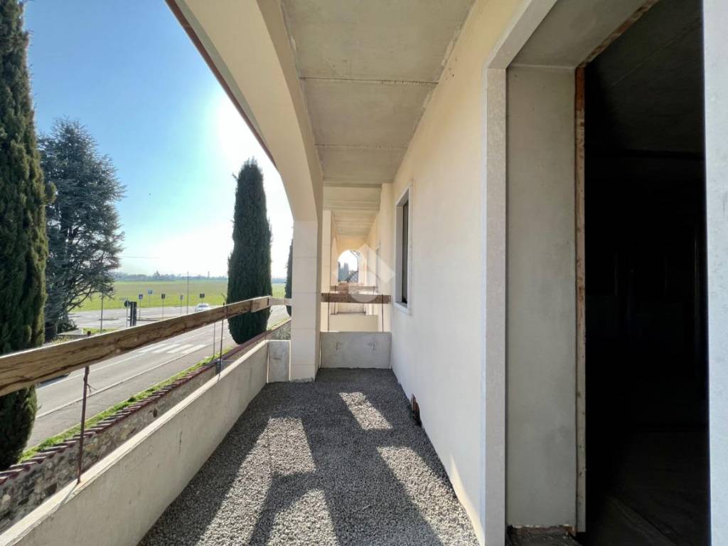 casa indipendente in vendita ad Isola Vicentina in zona Castelnovo