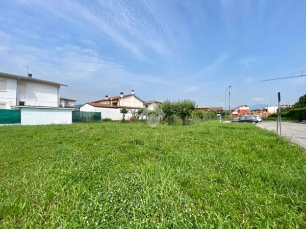 terreno edificabile in vendita ad Isola Vicentina