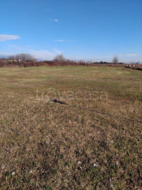 terreno edificabile in vendita ad Isola Vicentina