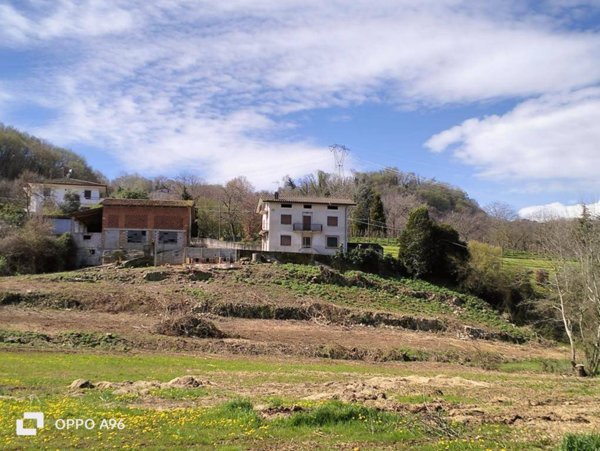 casa indipendente in vendita ad Isola Vicentina in zona Castelnovo