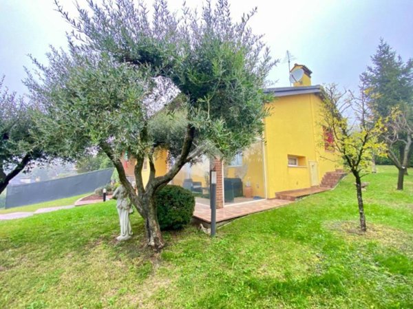 casa indipendente in vendita ad Isola Vicentina in zona Ignago