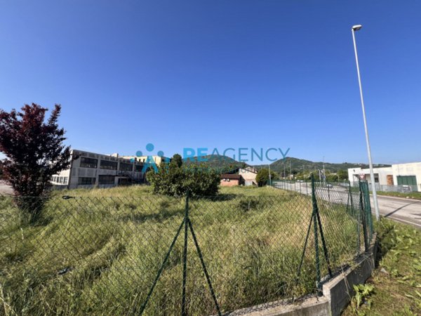 terreno edificabile in vendita ad Isola Vicentina