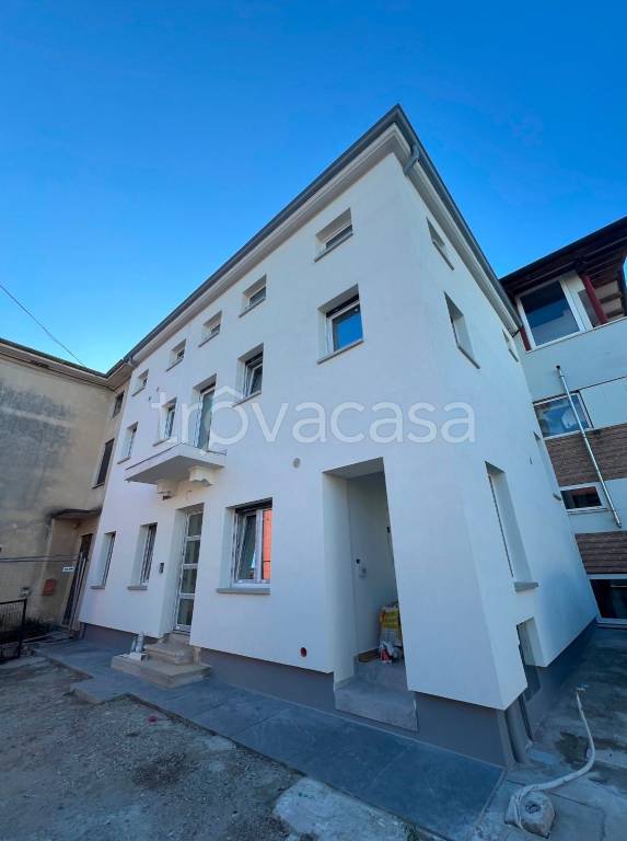 casa indipendente in vendita ad Isola Vicentina