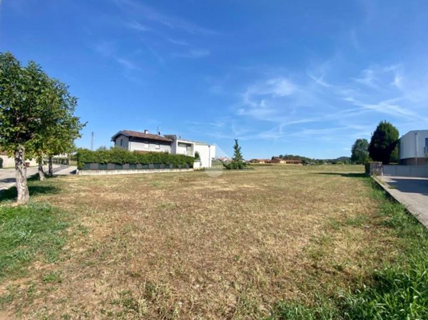 terreno edificabile in vendita ad Isola Vicentina