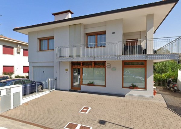 ufficio in vendita ad Isola Vicentina in zona Castelnovo