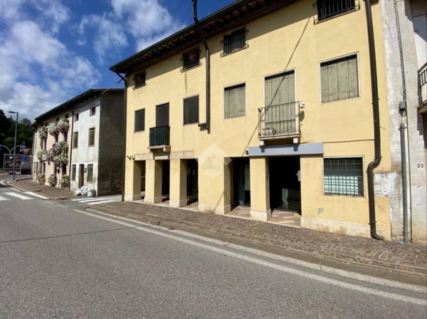 negozio in vendita ad Isola Vicentina