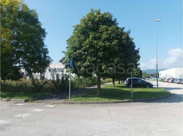 terreno edificabile in vendita ad Isola Vicentina