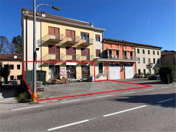 negozio in vendita ad Isola Vicentina