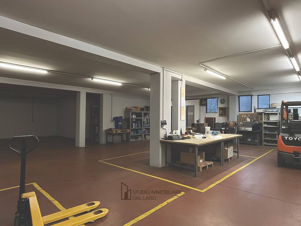 locale commerciale in vendita ad Isola Vicentina