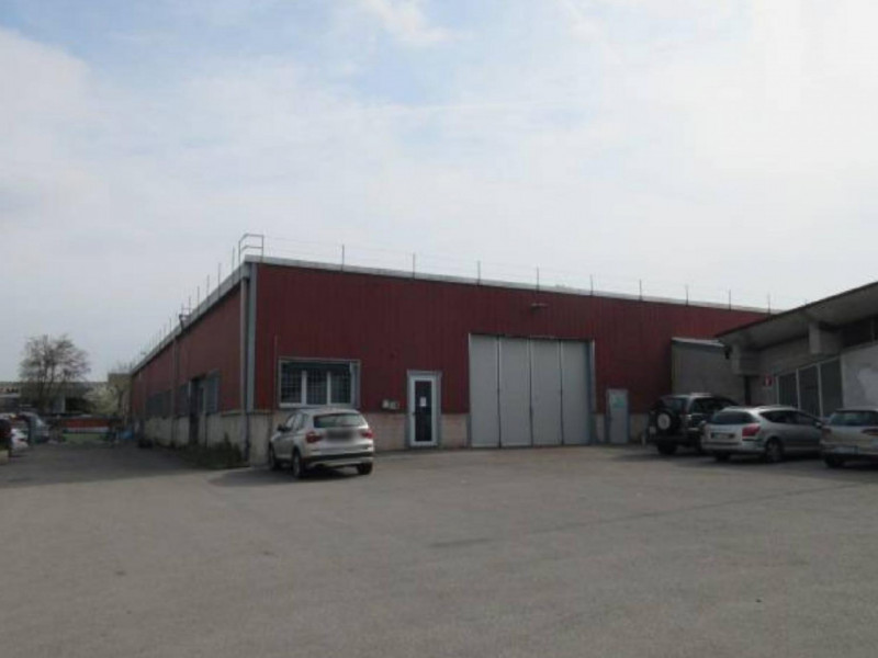 capannone in vendita ad Isola Vicentina in zona Castelnovo