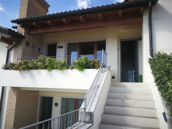 appartamento in vendita ad Isola Vicentina in zona Castelnovo