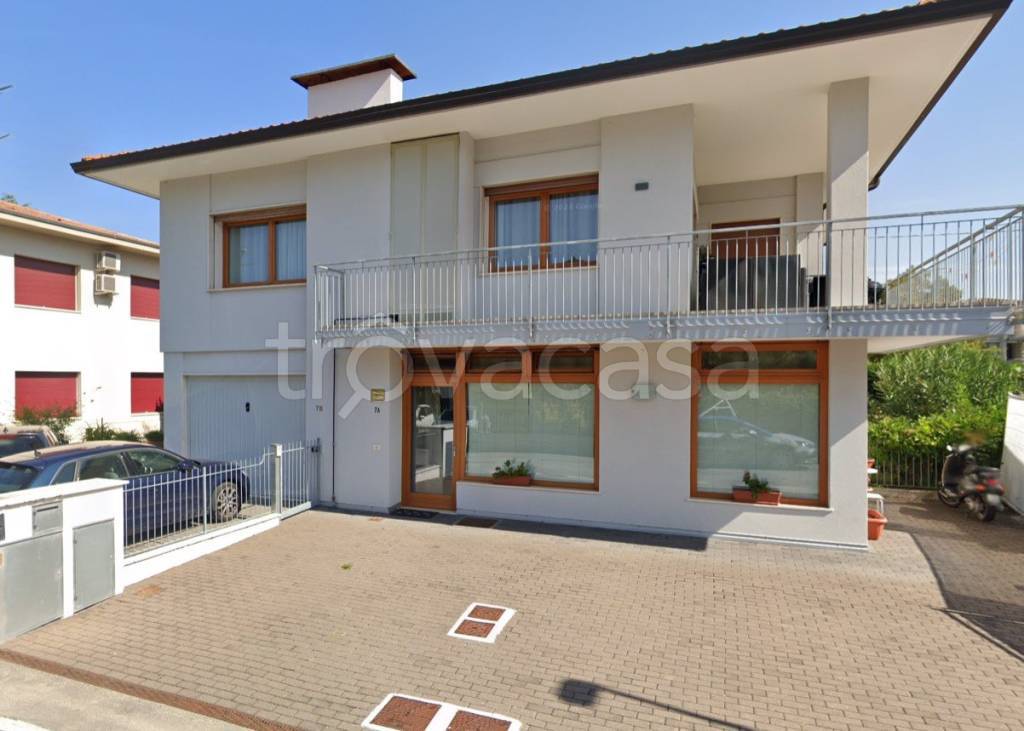 ufficio in vendita ad Isola Vicentina in zona Castelnovo