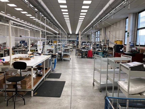 locale commerciale in vendita ad Isola Vicentina in zona Castelnovo