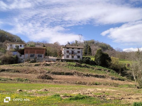 casa indipendente in vendita ad Isola Vicentina in zona Castelnovo