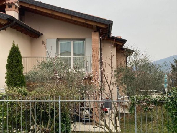 casa indipendente in vendita ad Isola Vicentina