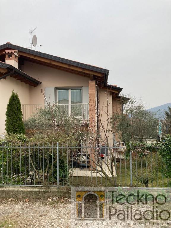 casa indipendente in vendita ad Isola Vicentina