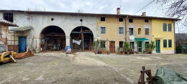 casale in vendita ad Isola Vicentina in zona Torreselle