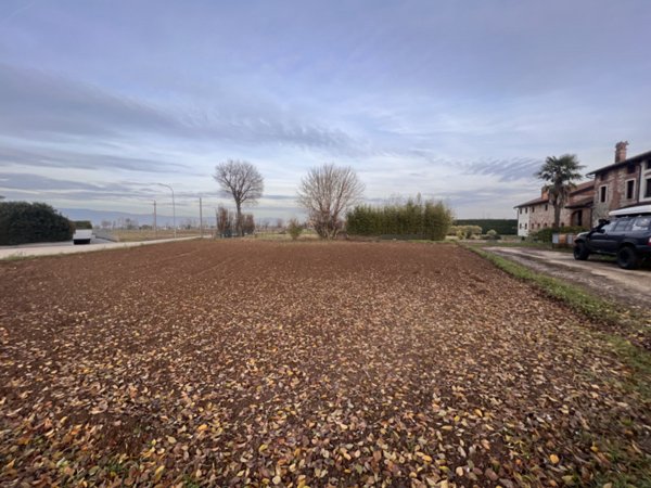 terreno edificabile in vendita ad Isola Vicentina