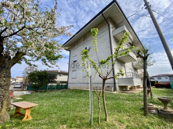 appartamento in vendita ad Isola Vicentina in zona Castelnovo