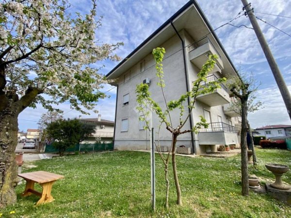 appartamento in vendita ad Isola Vicentina in zona Castelnovo