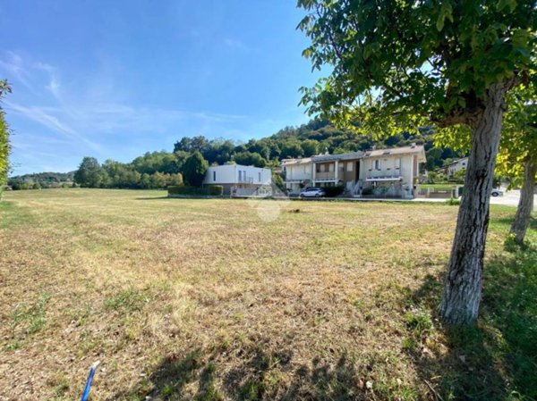 terreno edificabile in vendita ad Isola Vicentina in zona Castelnovo
