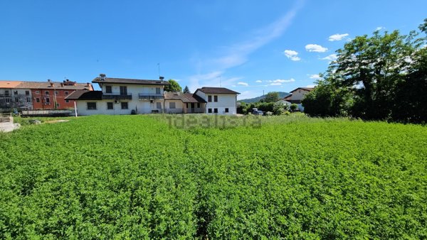 terreno edificabile in vendita ad Isola Vicentina in zona Castelnovo