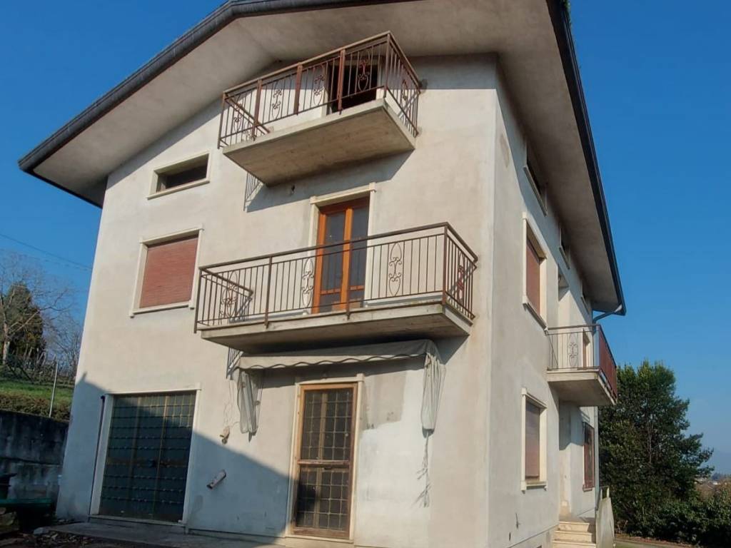 casa indipendente in vendita ad Isola Vicentina in zona Ignago