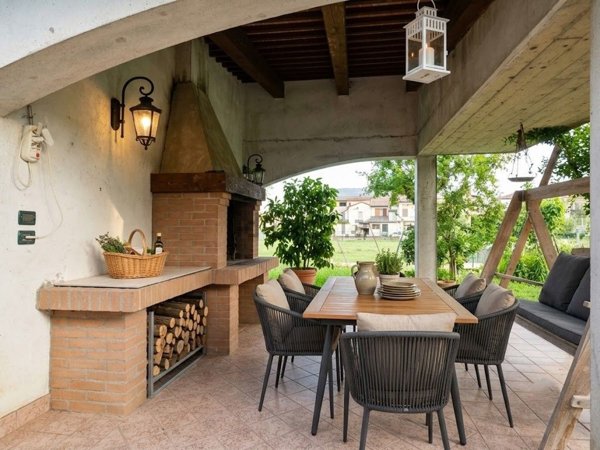 casa indipendente in vendita ad Isola Vicentina in zona Castelnovo