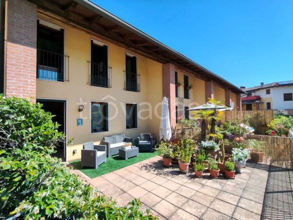 casa indipendente in vendita ad Isola Vicentina in zona Castelnovo