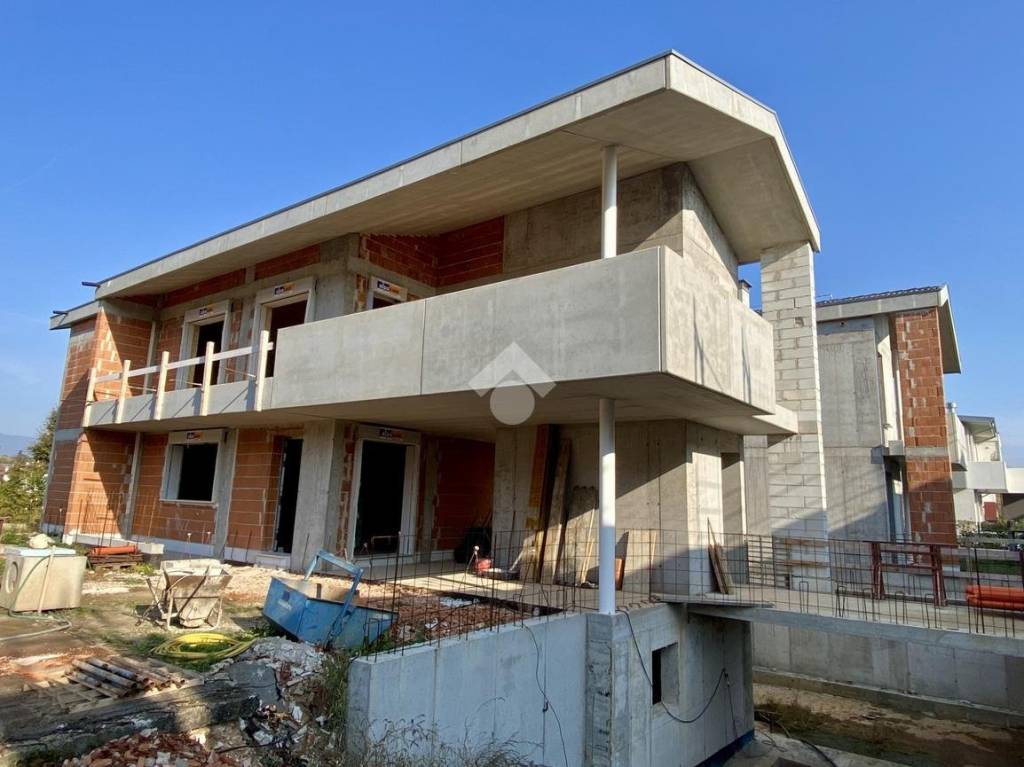 appartamento in vendita ad Isola Vicentina in zona Castelnovo