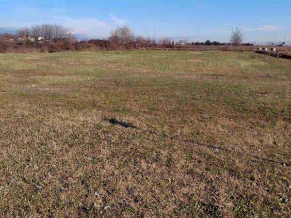 terreno in vendita ad Isola Vicentina in zona Torreselle