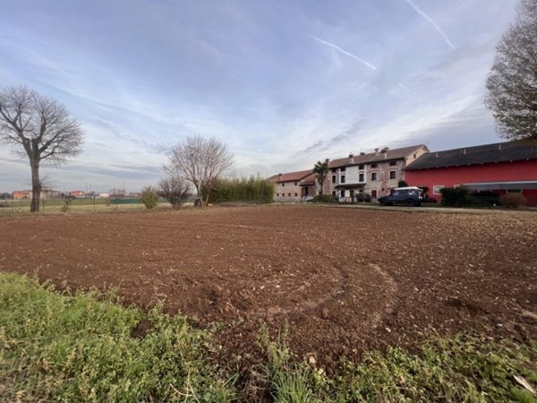 terreno in vendita ad Isola Vicentina in zona Castelnovo